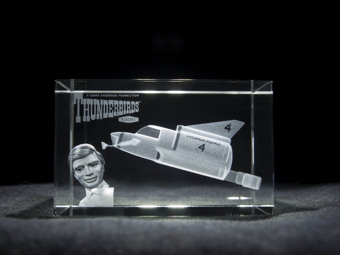 Offizielle Gerry Anderson Laser Geätzt Thunderbird vier 3D Glas Kristall 